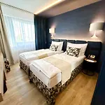 Urban Creme 5*