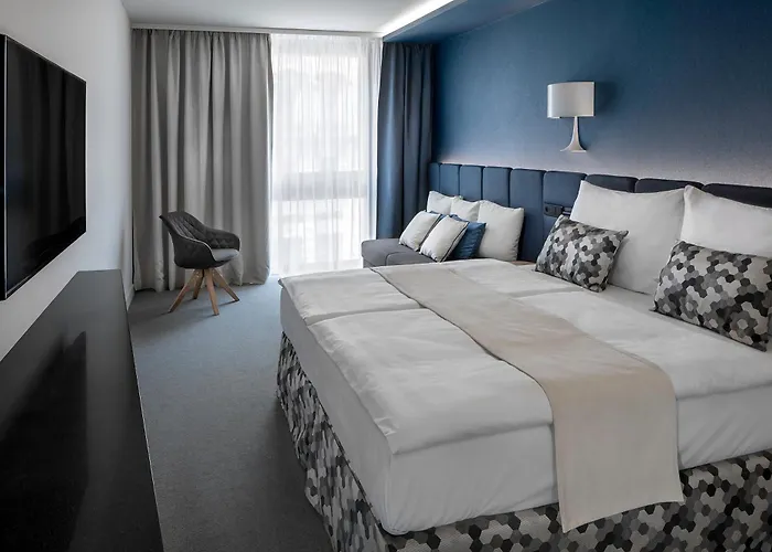 Hotel Urban Creme 5*