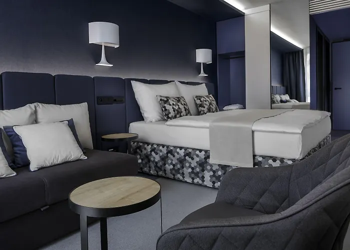 Urban Creme Hotel 5*