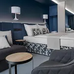 Urban Creme 5*