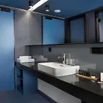 מלון Urban Creme 5*