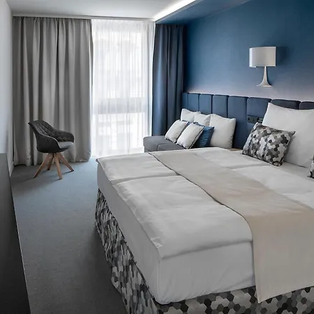 فندق Urban Creme 5*