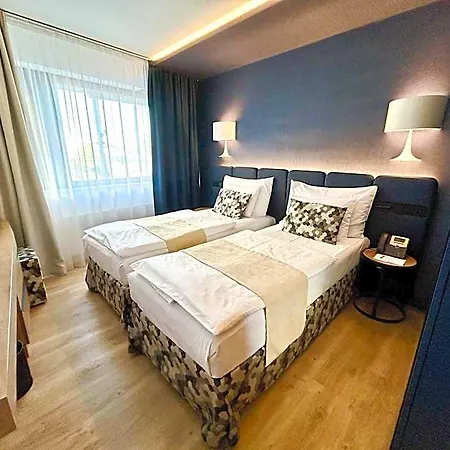 Hotel Urban Creme