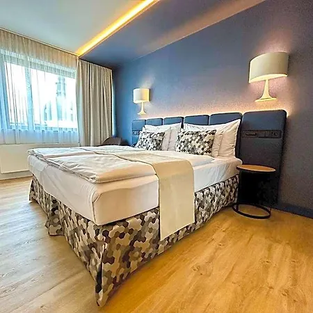 Hotel Urban Creme 5*