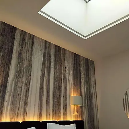 Urban Creme Hotel
