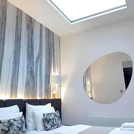 Urban Creme Hotel