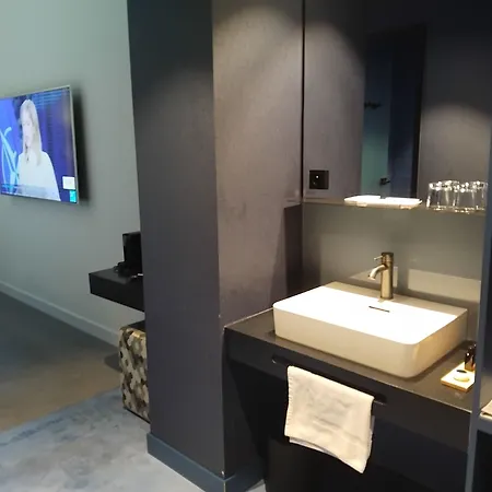 Urban Creme Hotel 5*
