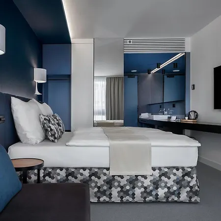 Urban Creme Hotel 5*