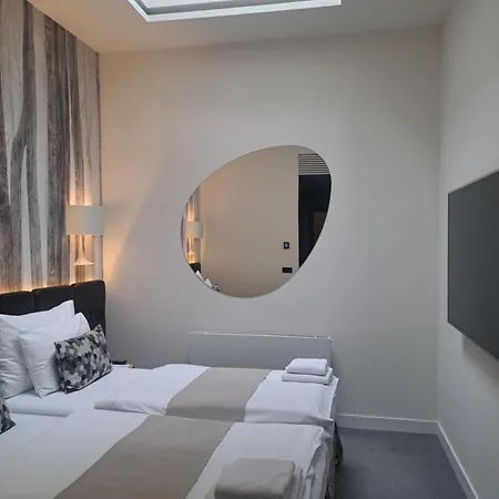 Hotel Urban Creme