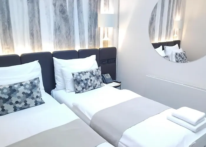 Urban Creme Hotel